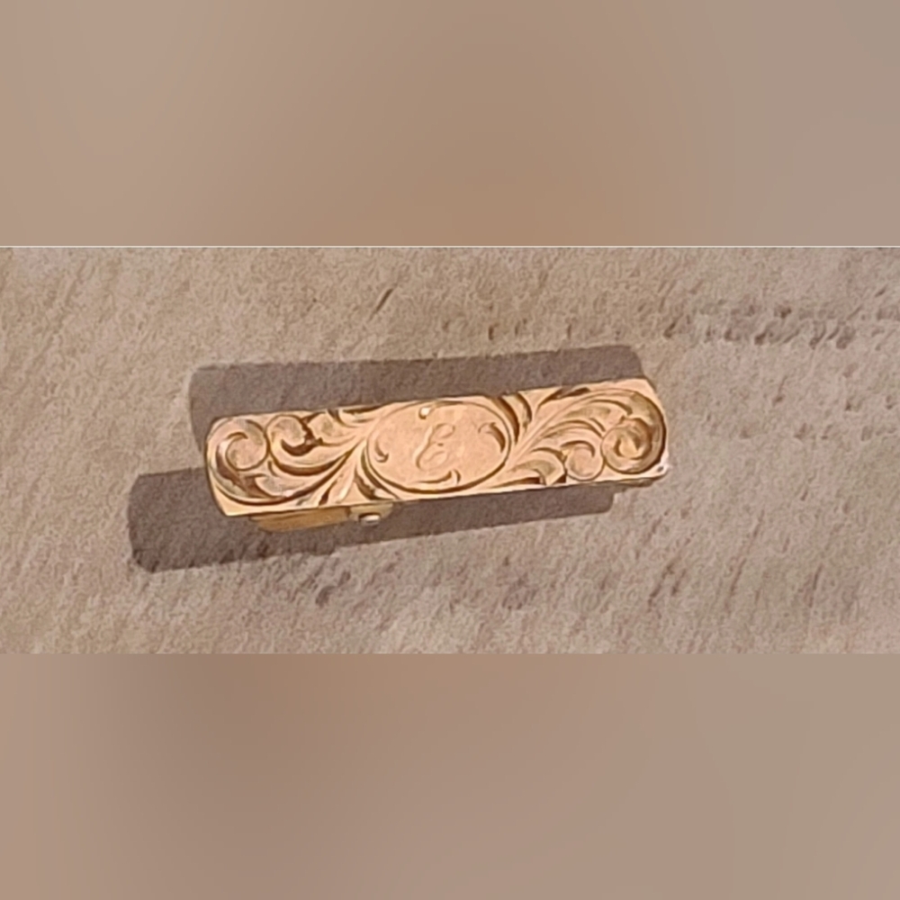 Swirl Monogrammed "E" Design Sweater Scarf Tie Clip [ Read Details ]